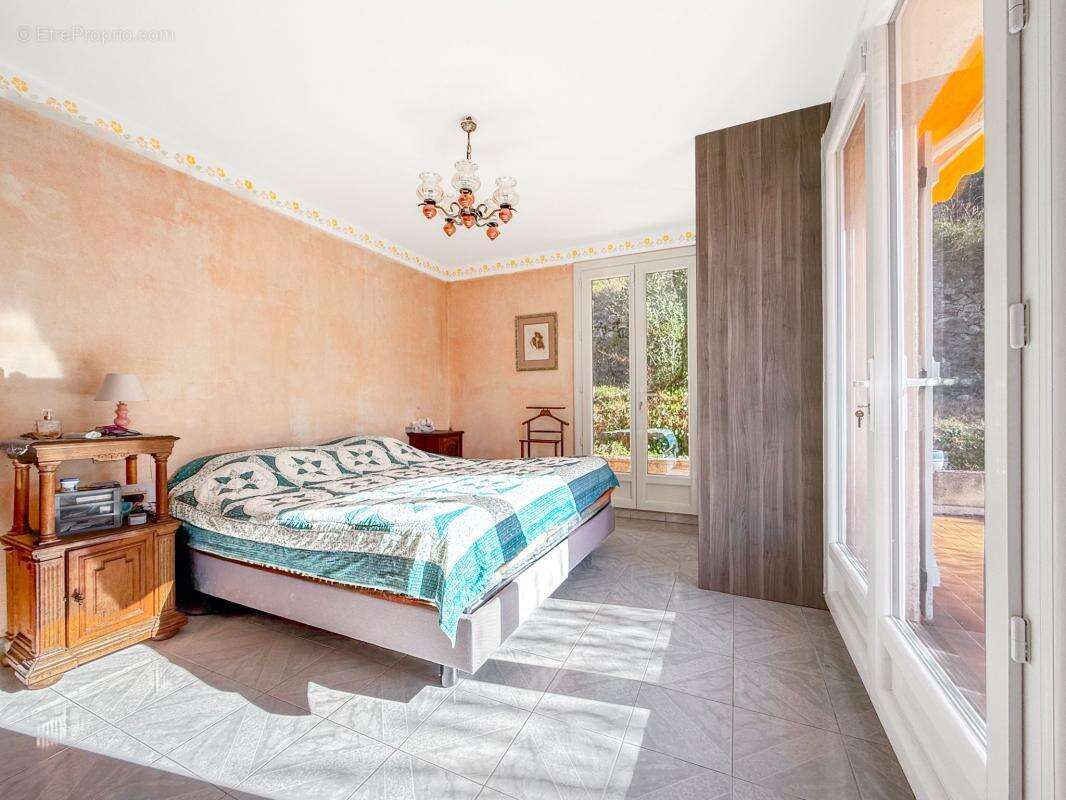 Maison à DRAP