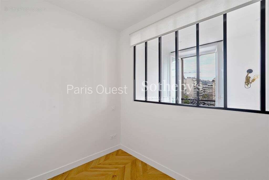 Appartement à PARIS-8E
