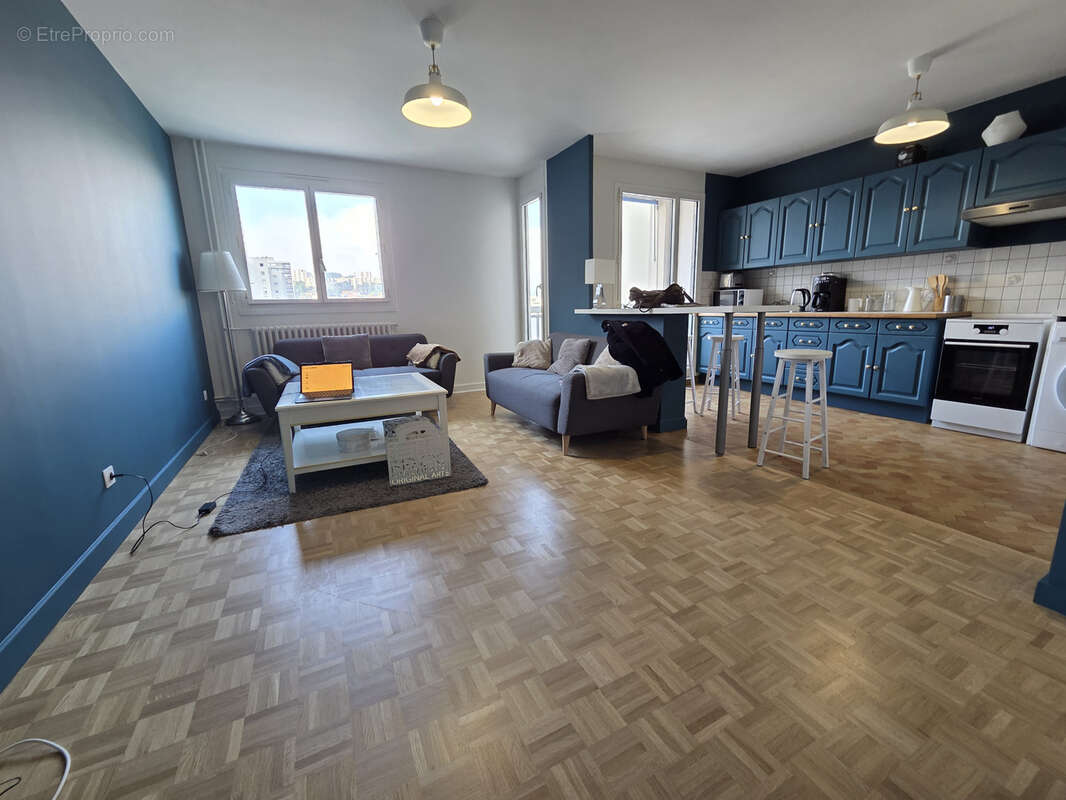 Appartement à SAINT-ETIENNE