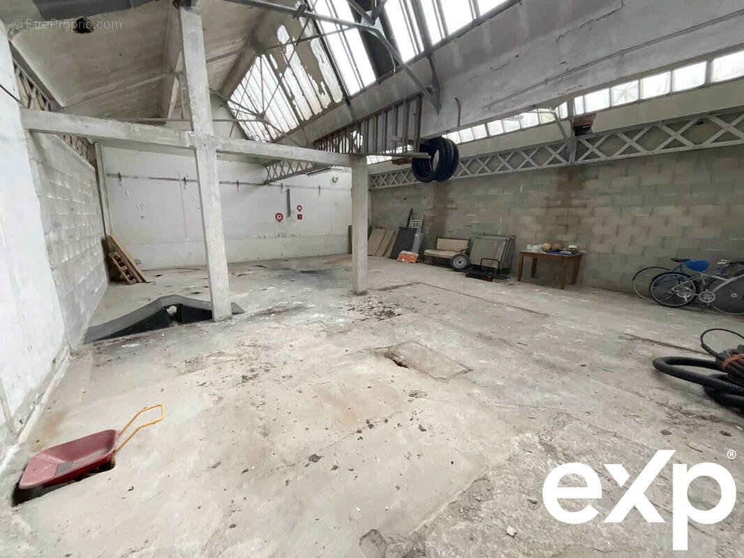 salle atelier 2 - Appartement à SAINT-ANDRE-LES-VERGERS