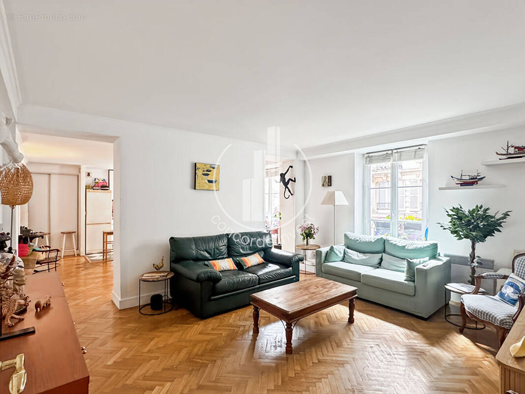 Appartement à LEVALLOIS-PERRET