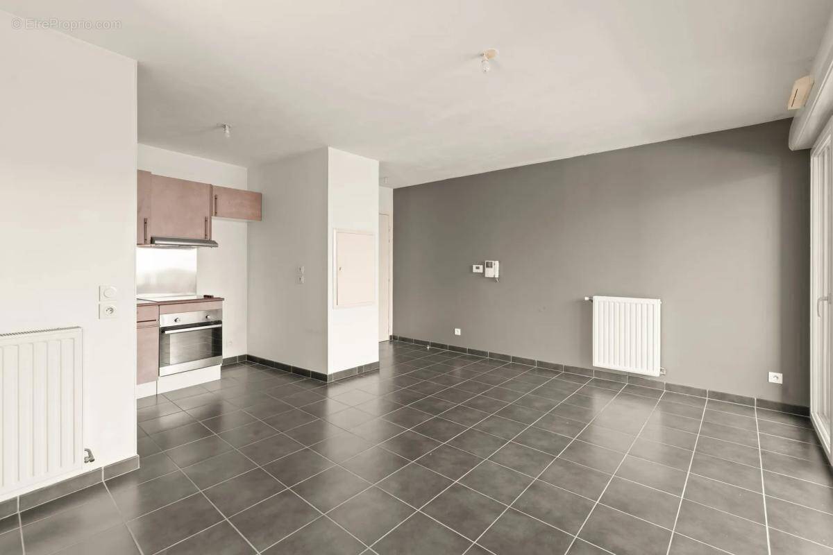 Appartement à MEYZIEU