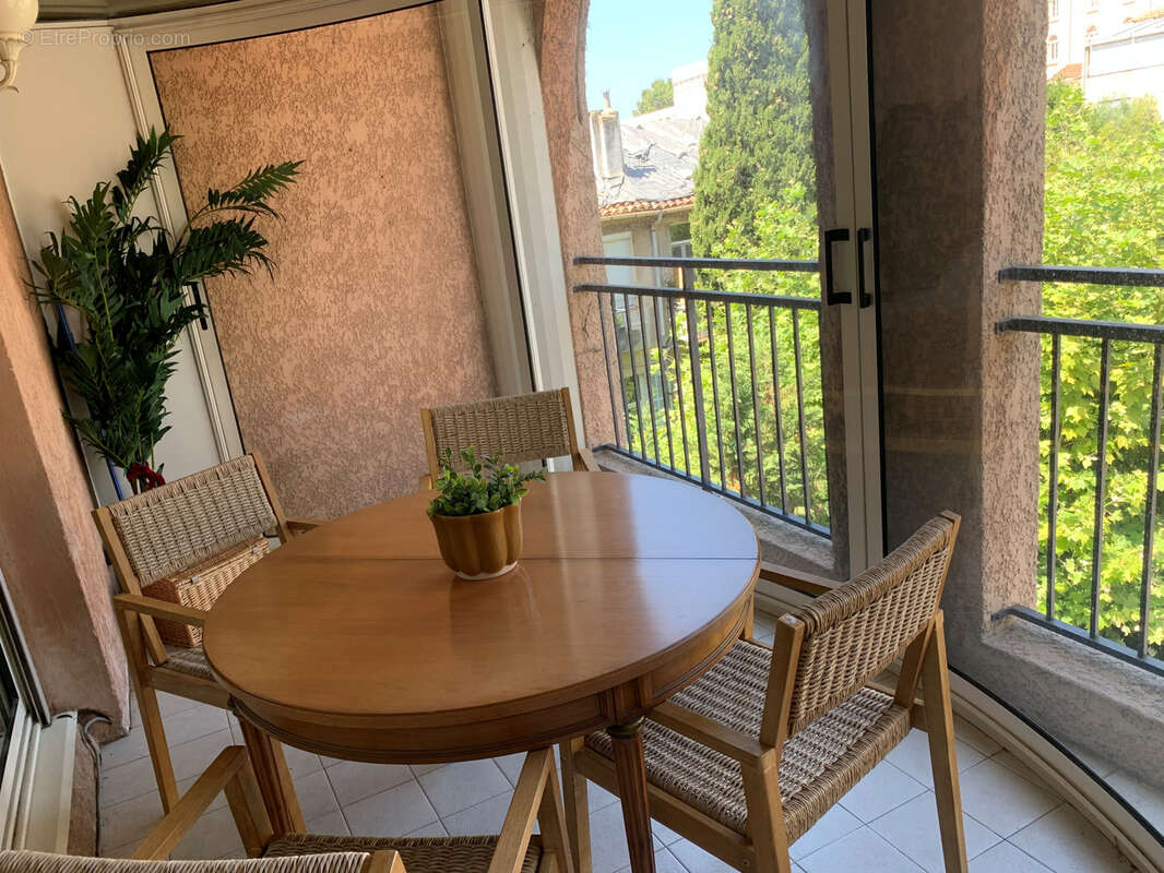T/3  rue rocca  avec terrasses 13008 - photo 8