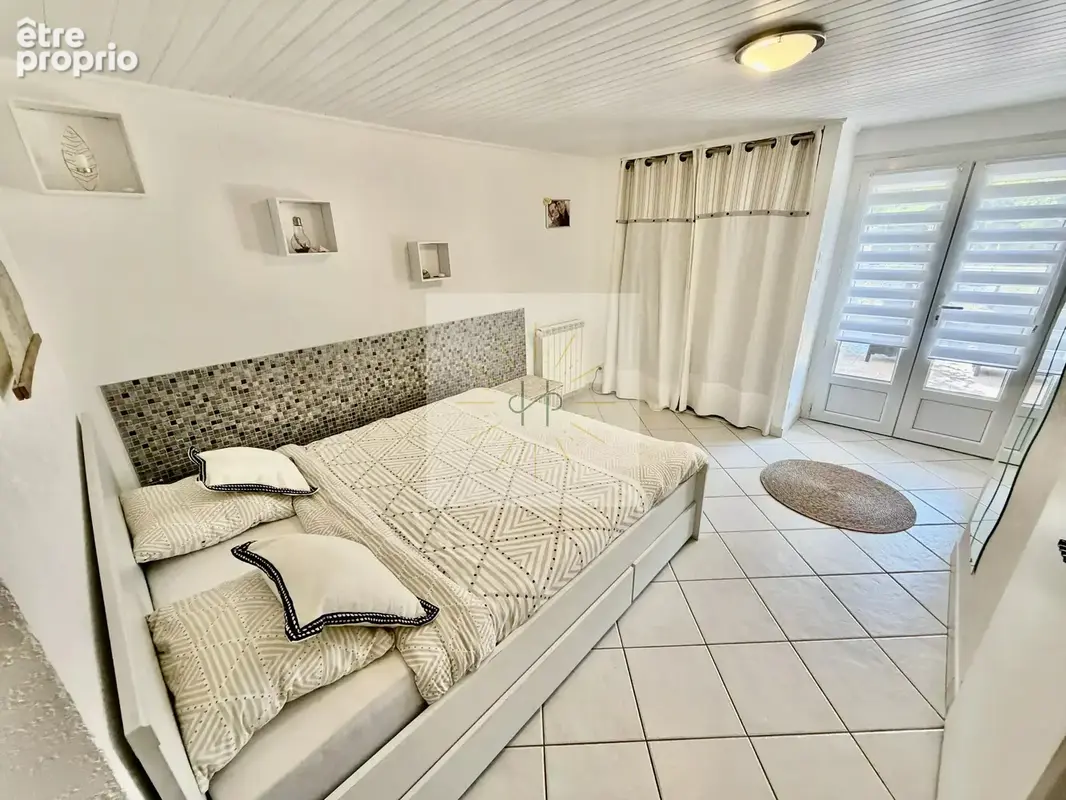 Maison 6 pièces 300 m² à vendre à La Garde-Adhemar (26700) - photo 7