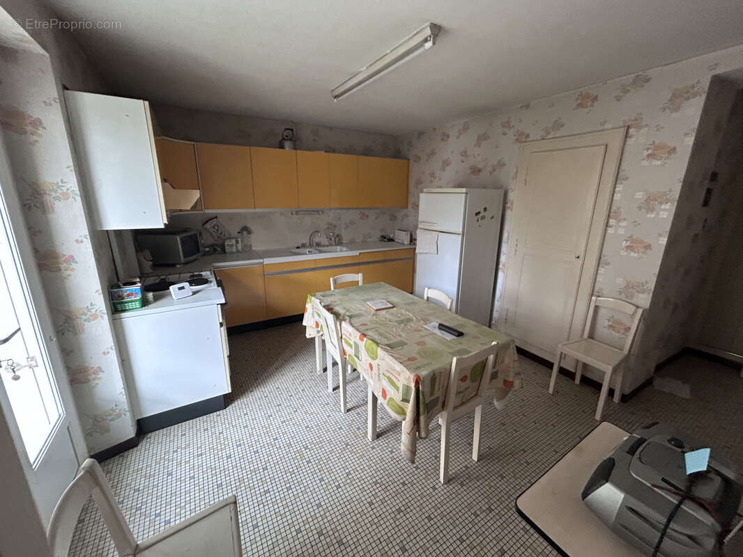 Maison à YVRE-L'EVEQUE