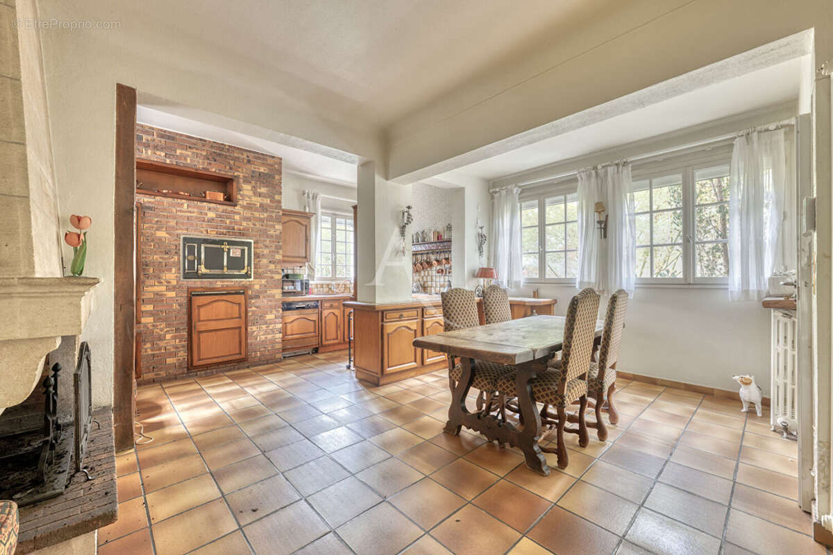 Maison à SAINT-MAUR-DES-FOSSES