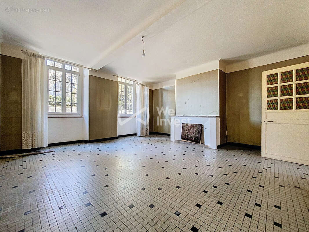 Appartement à NAY