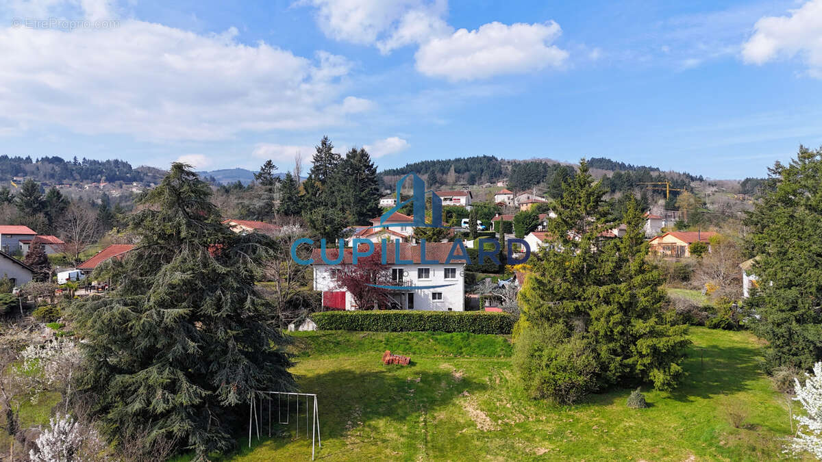 Maison à RENAISON