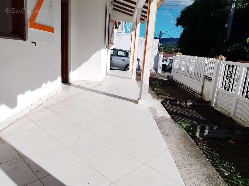 Maison à BASSE-TERRE
