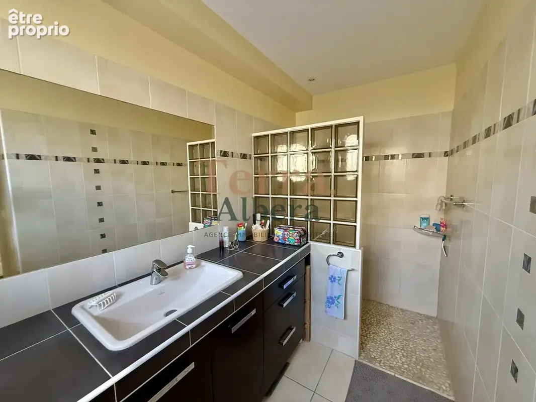 Villa tout confort avec piscine à 8 minutes de la mer - photo 10