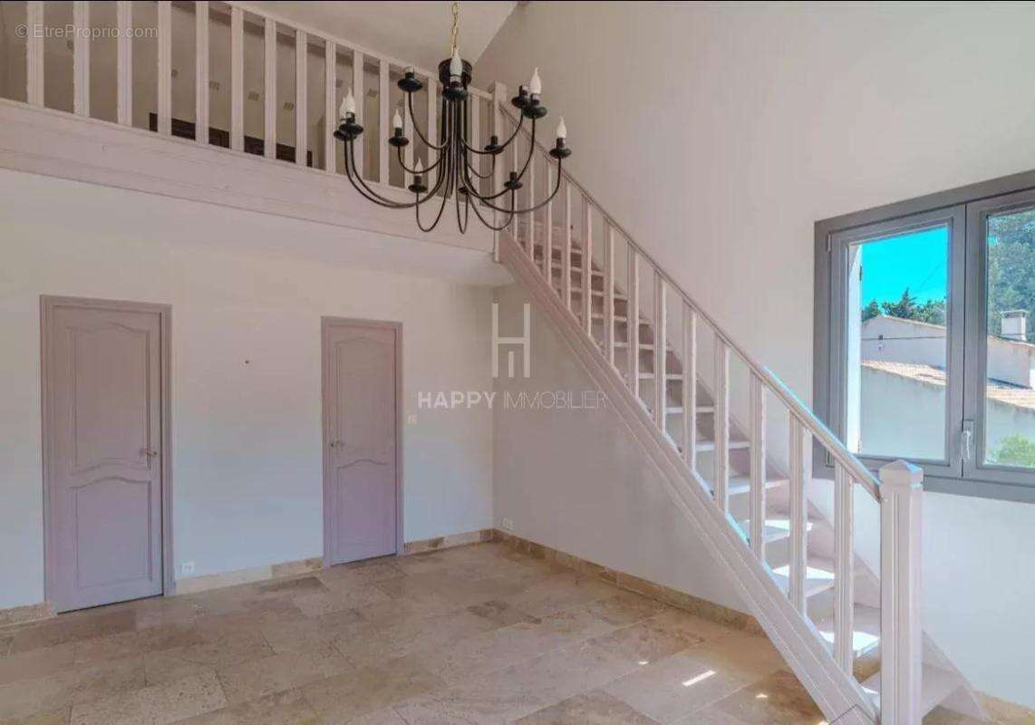 Maison à FONTVIEILLE