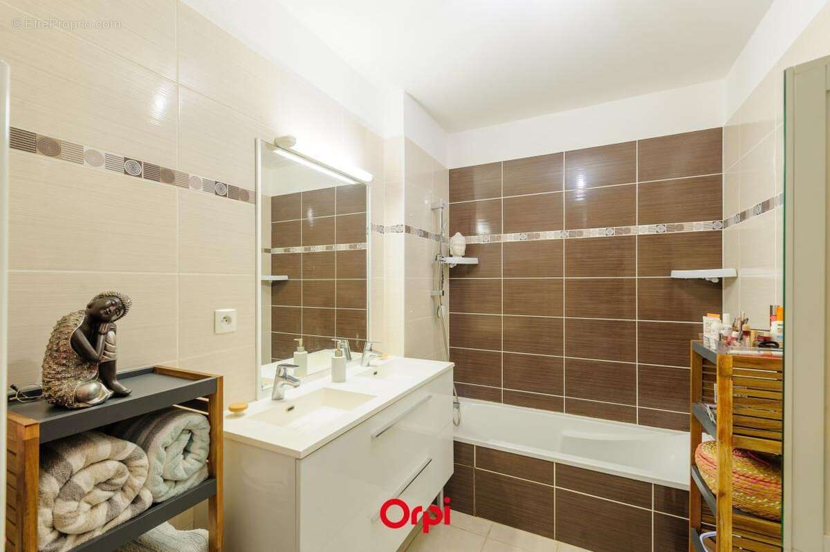 Appartement T3 avec vaste terrasse, 2 parkings privés et cave - photo 7