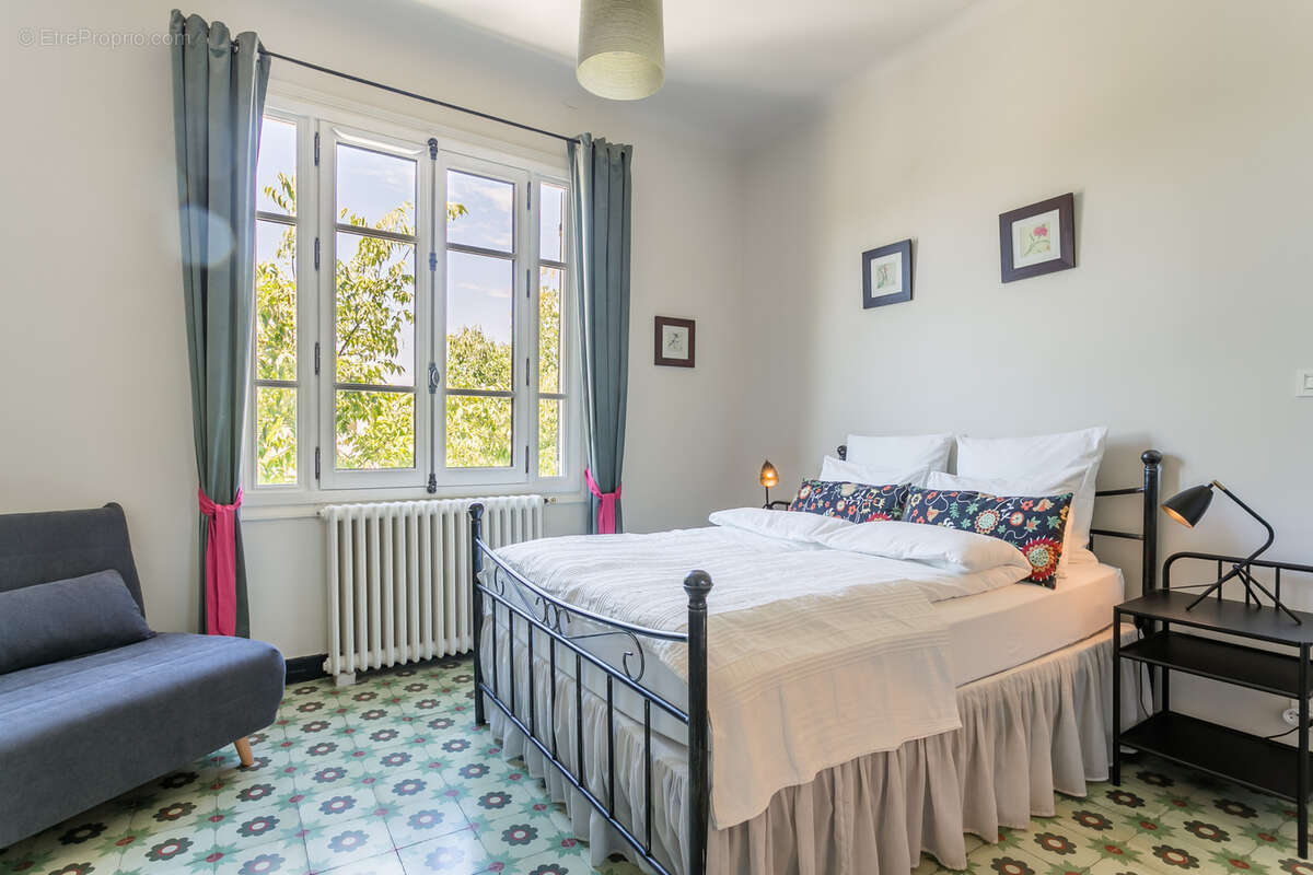 Maison à L'ISLE-SUR-LA-SORGUE