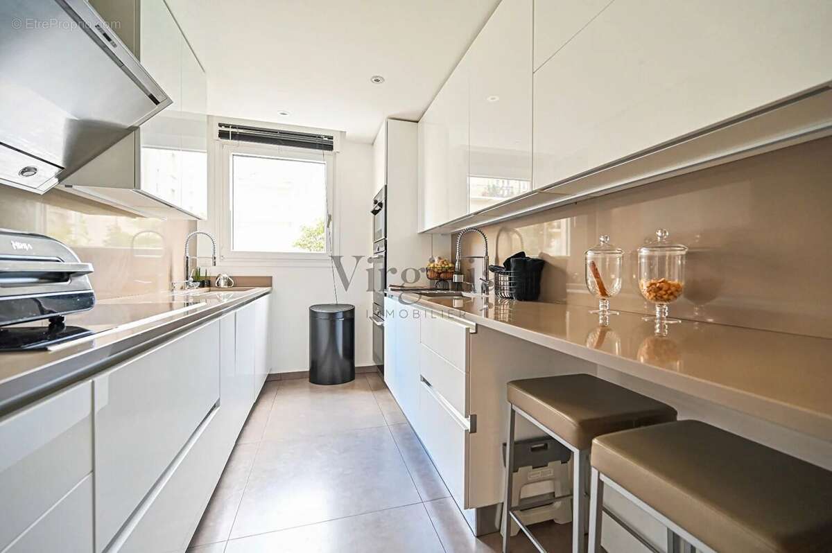 Appartement à CHARENTON-LE-PONT