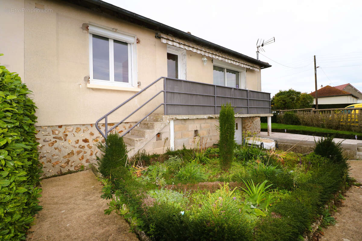 Maison à BAILLEAU-LE-PIN