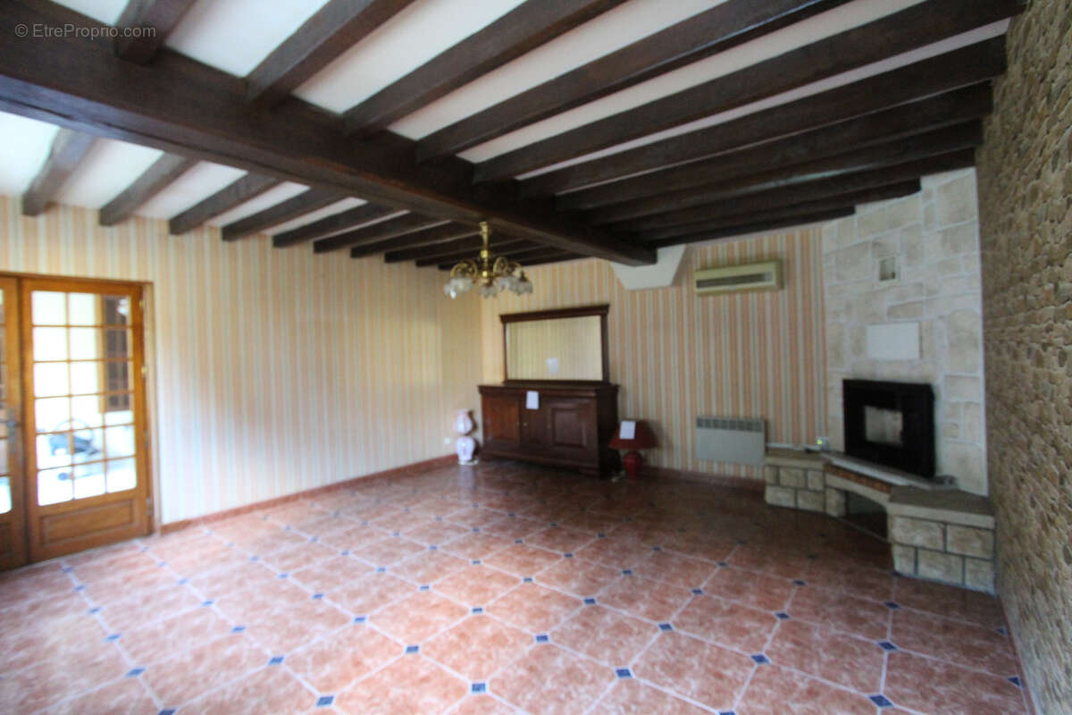 Maison à CHATEAUNEUF-VAL-DE-BARGIS