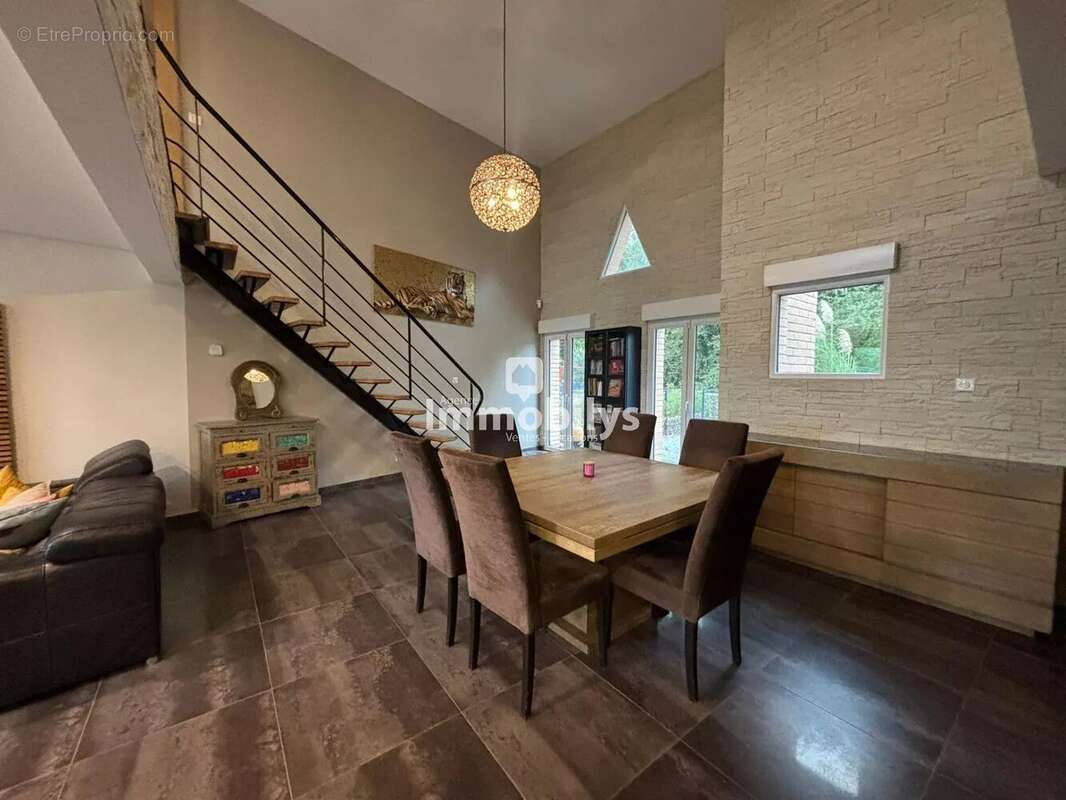 Maison à SIN-LE-NOBLE