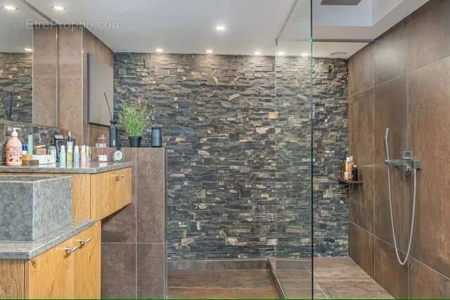 Appartement à MARSEILLE-7E