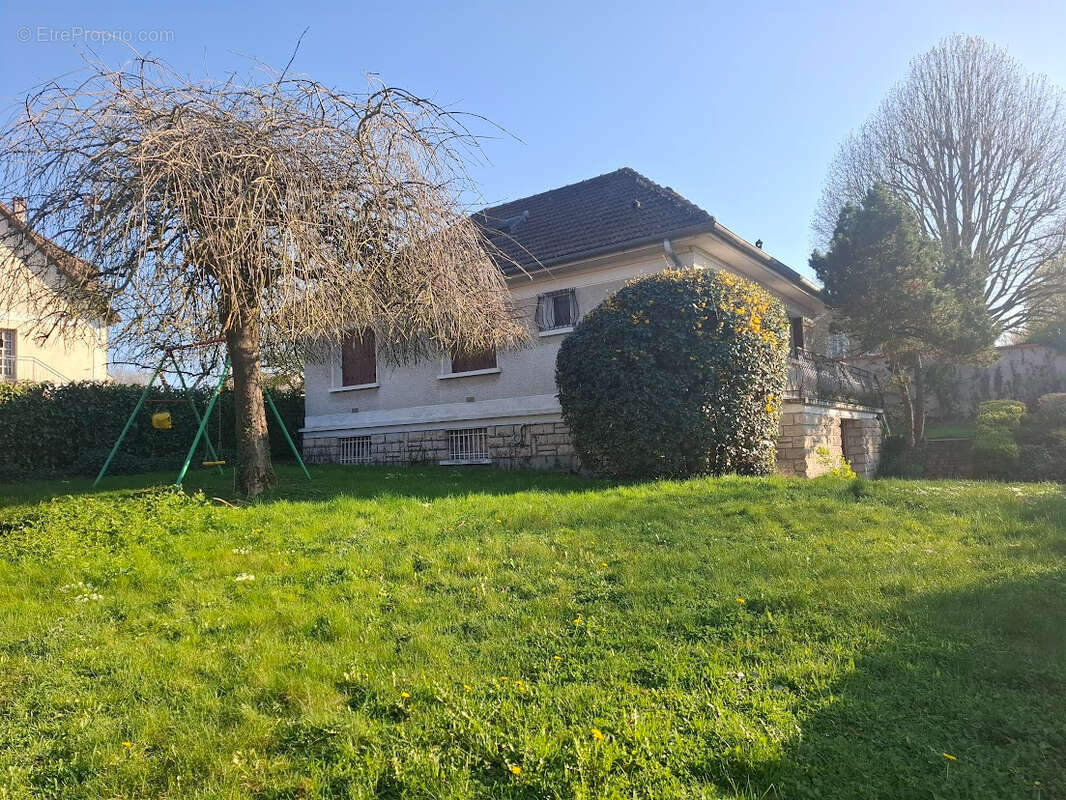 Épinay-sous-Sénart ? Maison individuelle 5 pièces avec 4 chambres, sous-sol total et jardin de 500 m² - photo 2