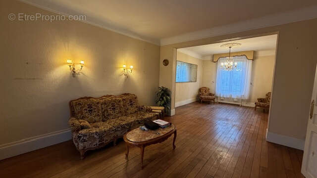 Maison bourgeoise avec sous-sol total   fort potentiel à exploiter - photo 3