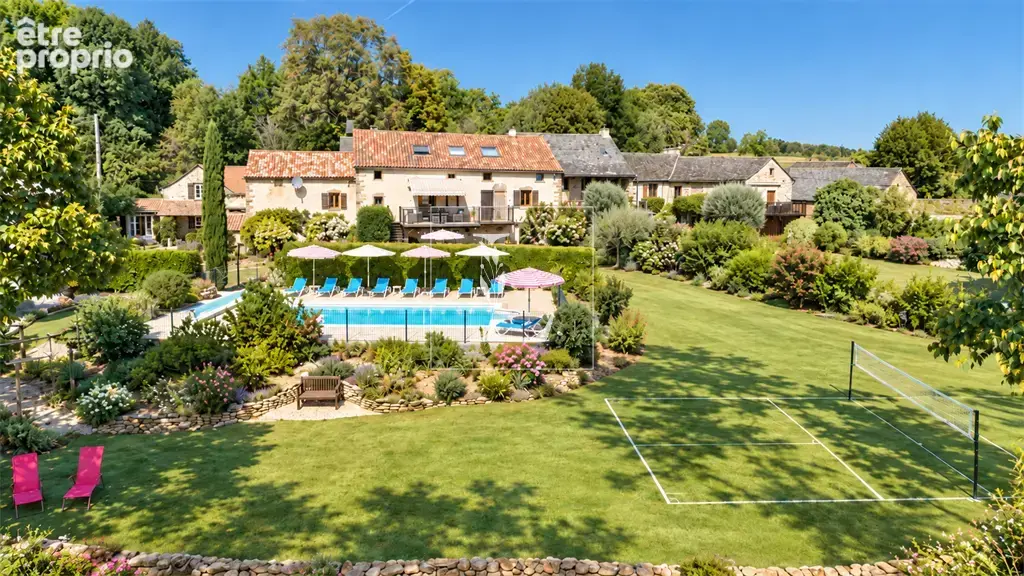 Propriété de caractere renovee, avec maison d'habitation, gîtes, dependances et piscine - segala tarnais - photo 1