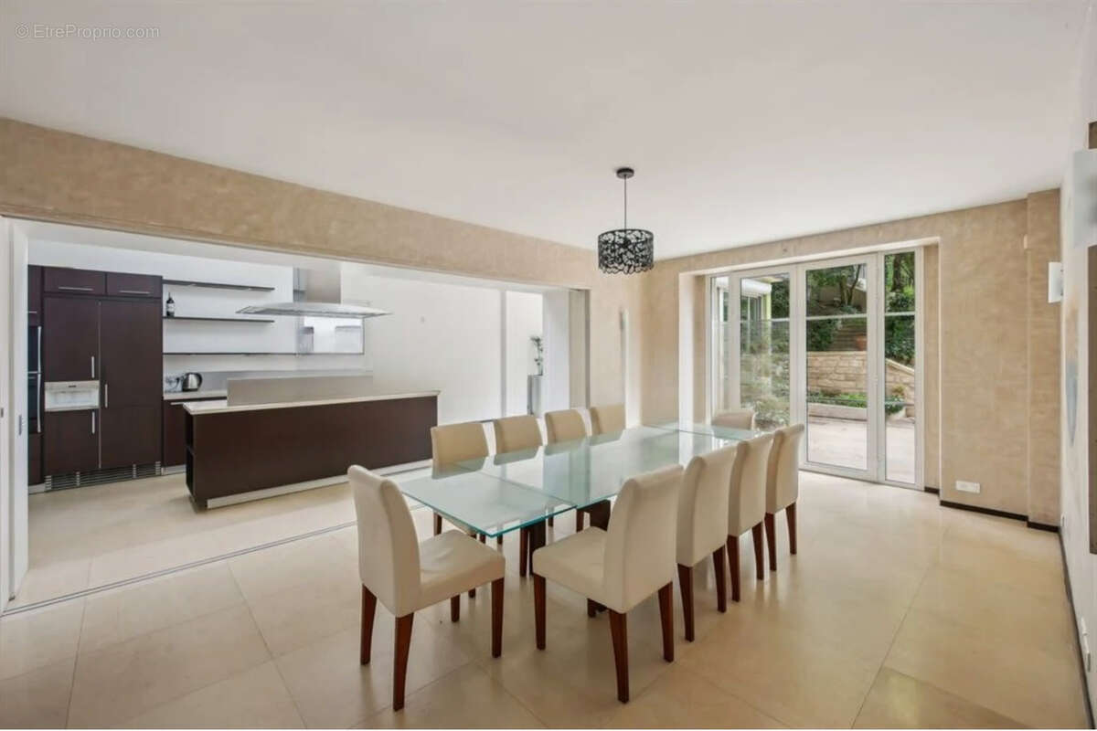 Maison à LA CELLE-SAINT-CLOUD