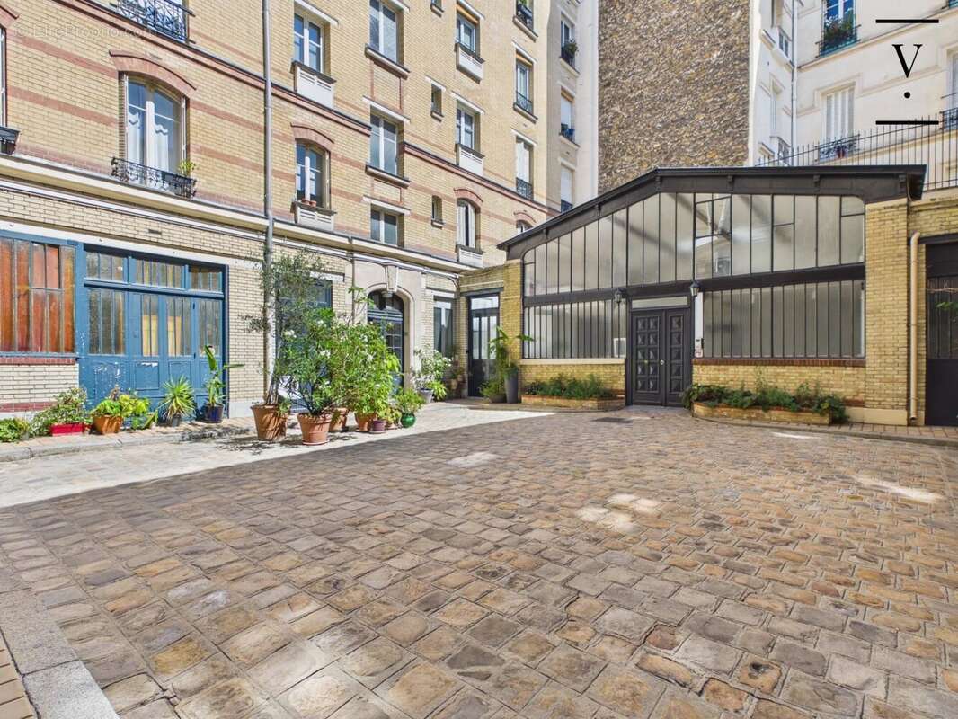 Paris IIIe - Quartier des Enfants Rouges - 3P - Etage élevé avec ascenseur - photo 9