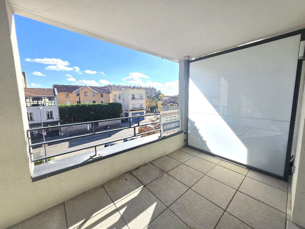 Appartement à SATHONAY-CAMP