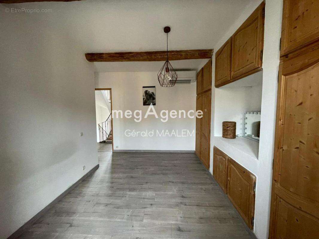 Maison à PLAN-DE-LA-TOUR