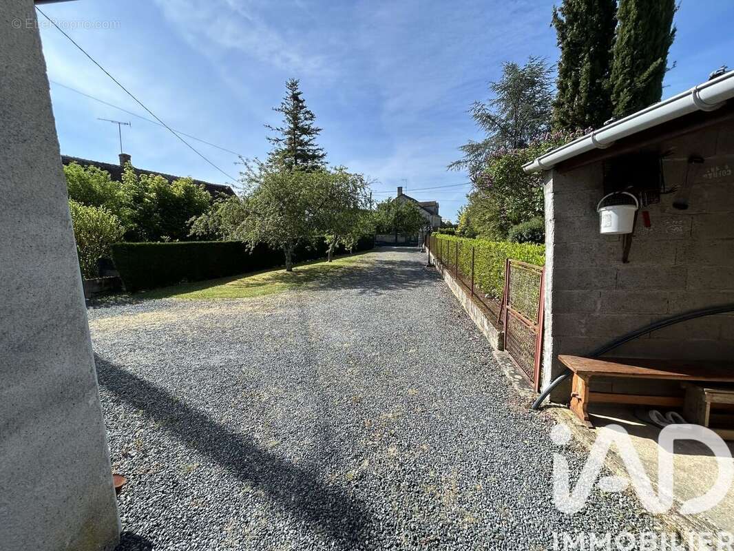 Photo 4 - Maison à VOUILLON