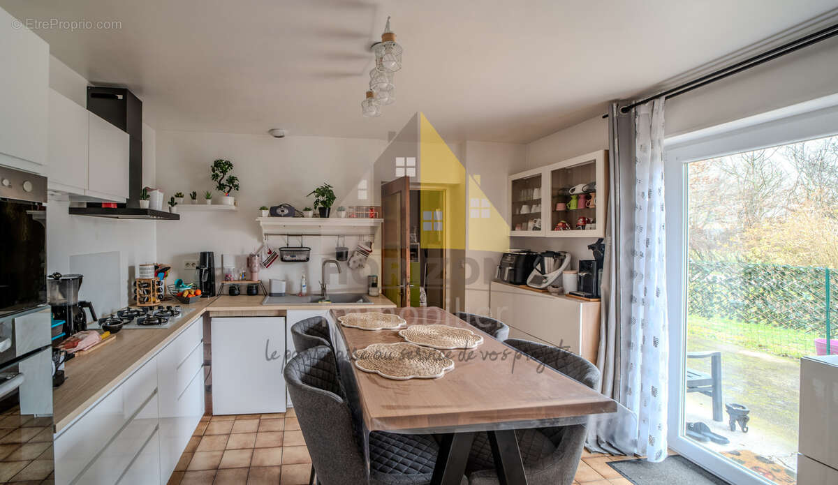 Maison à COMMENAILLES