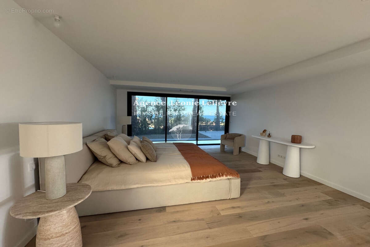 Maison à LES ISSAMBRES