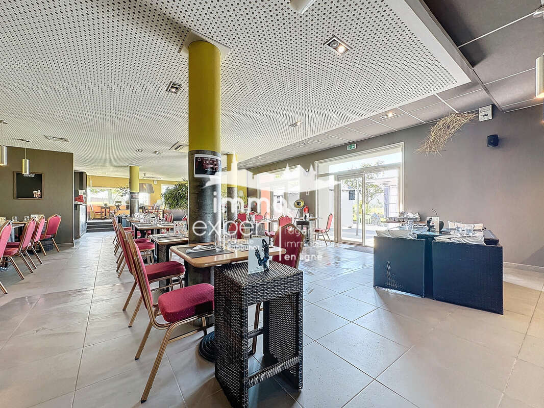 CHARMES   Murs commerciaux d'exception de 1 075 m2   Restaurant, Bar & Salle de Spectacle - photo 26