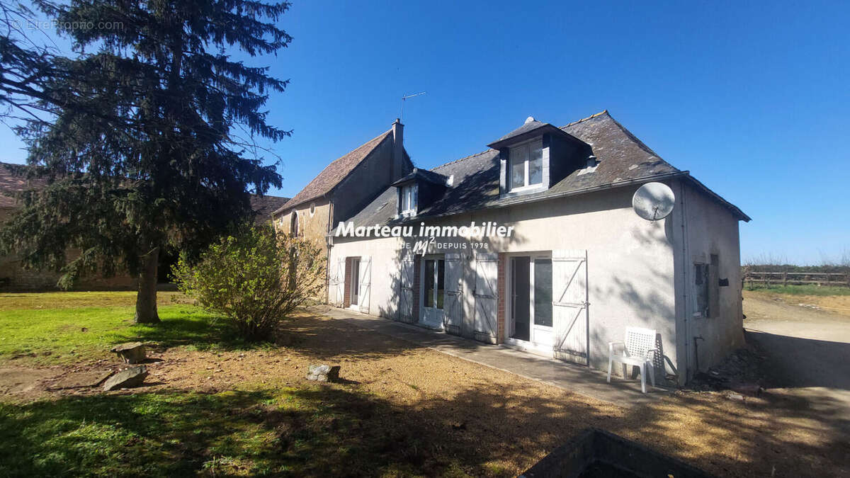 Maison à AVOISE