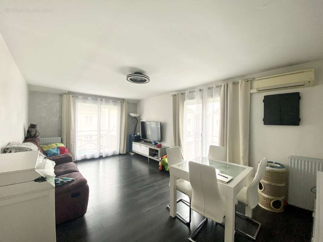 Appartement à TORCY