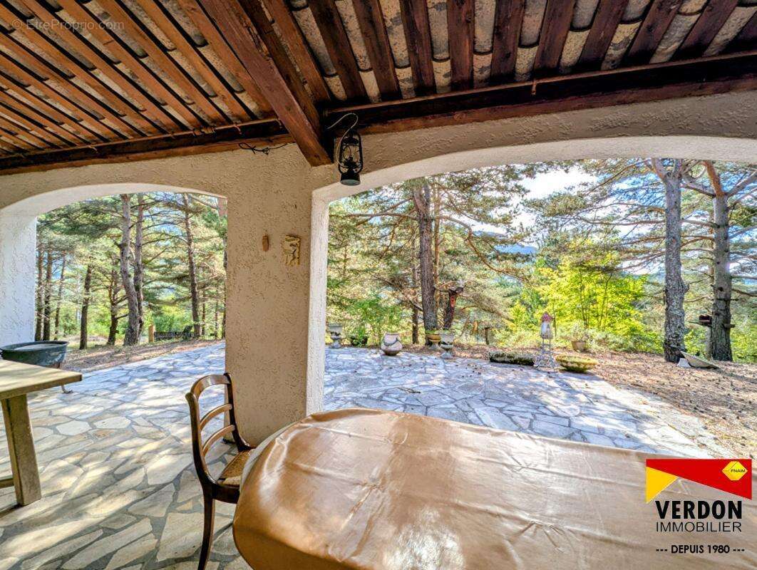 Maison à SAINT-ANDRE-LES-ALPES