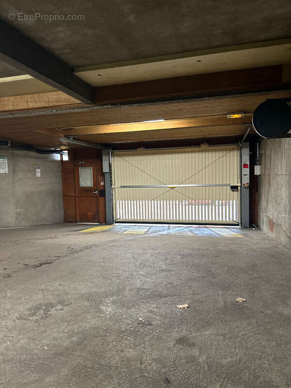 Parking à LYON-2E