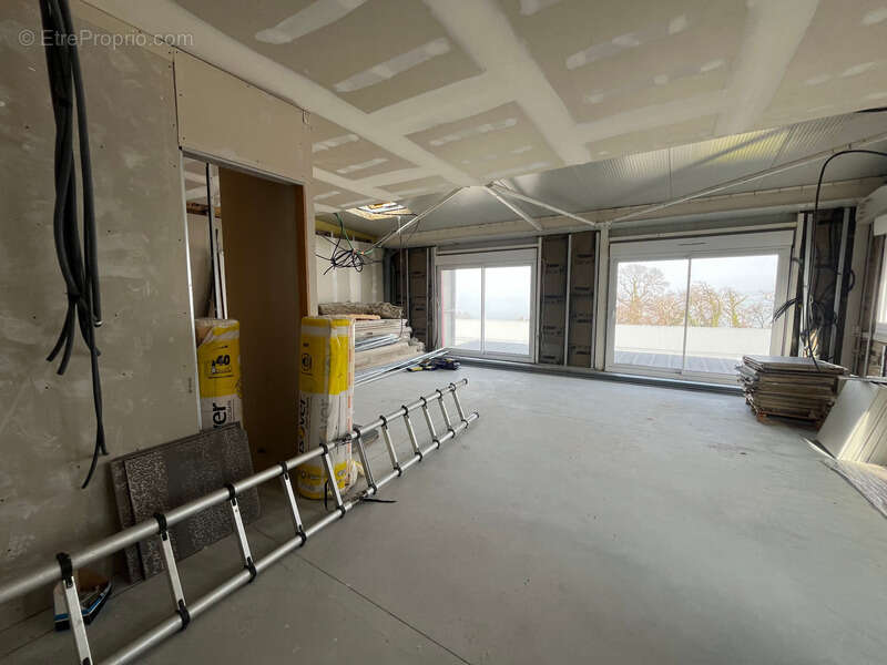 Commerce à MAXILLY-SUR-LEMAN