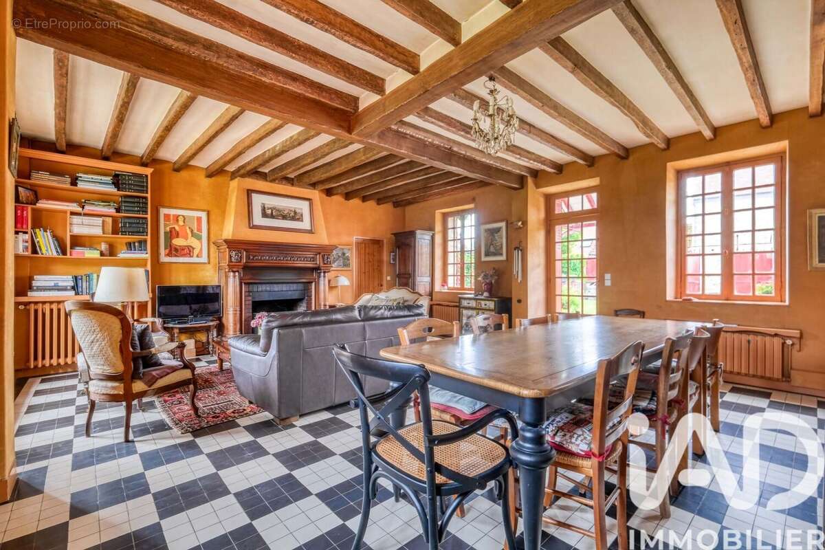 Photo 9 - Maison à VALLANGOUJARD