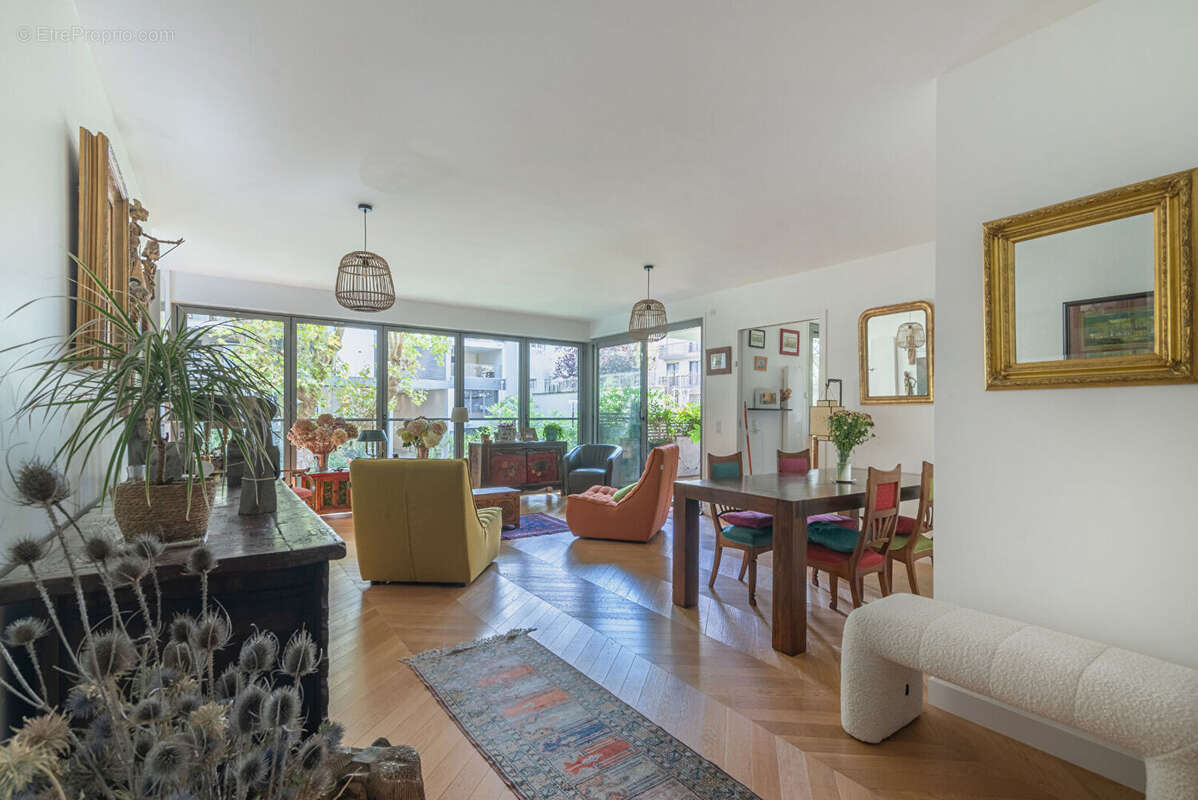 Appartement à PARIS-15E