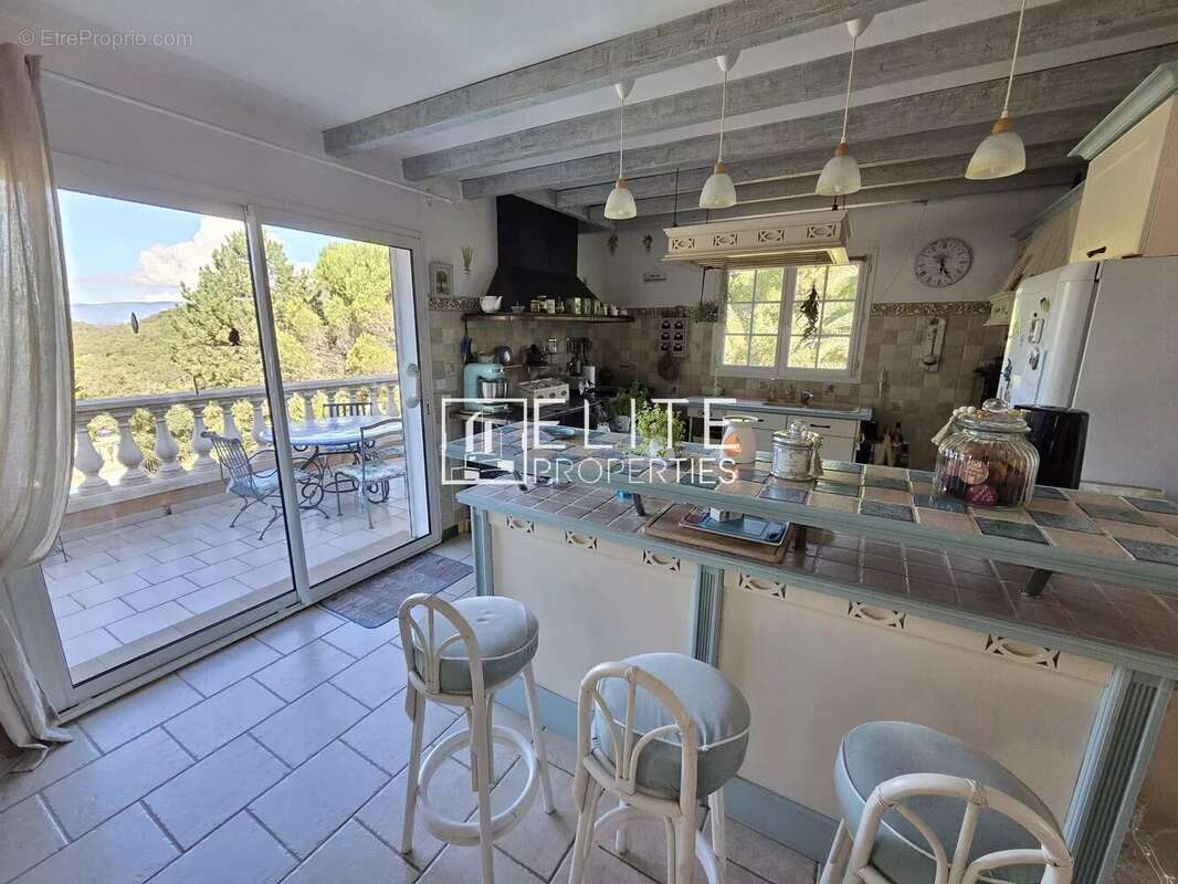 Maison à LES ADRETS-DE-L'ESTEREL