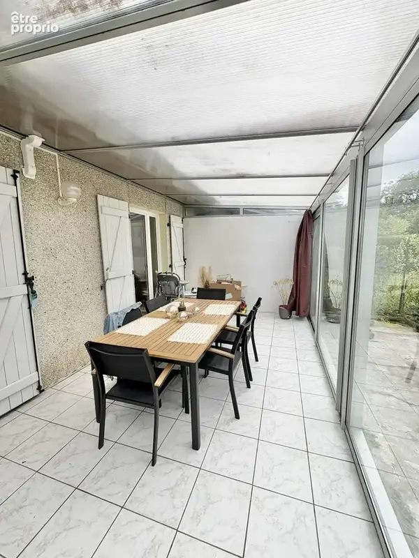 Maison familiale avec jardin, véranda et grand sous-sol - photo 8