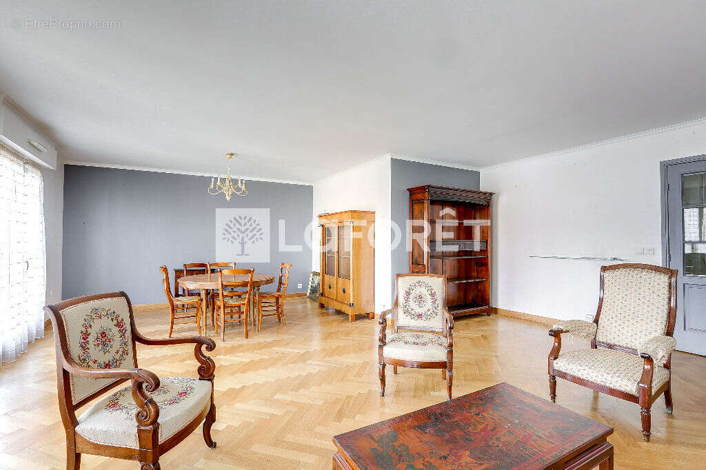 Appartement à PARIS-15E