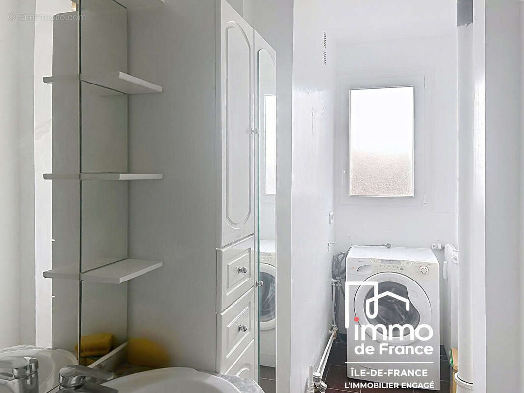Appartement à LES PAVILLONS-SOUS-BOIS
