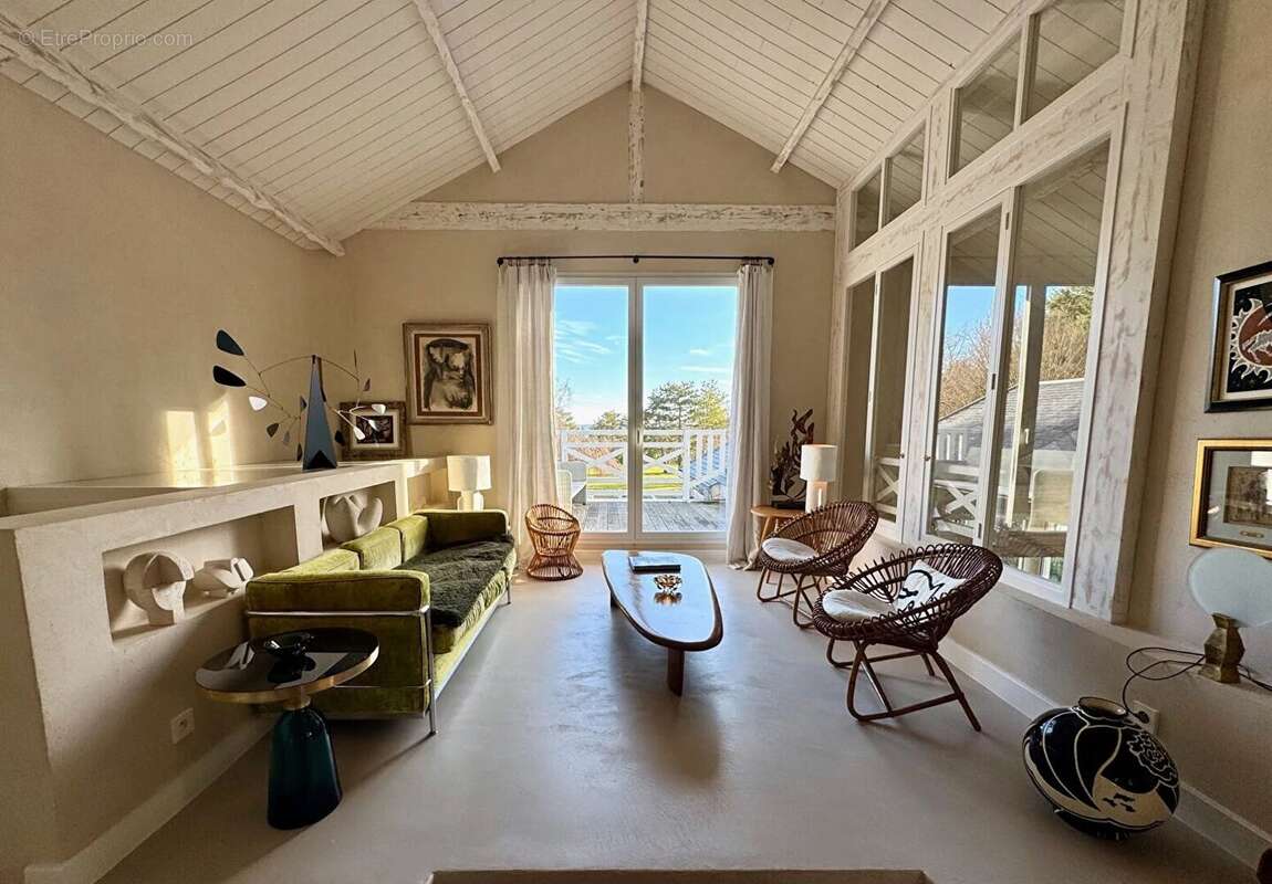 Maison à SAINT-NOM-LA-BRETECHE