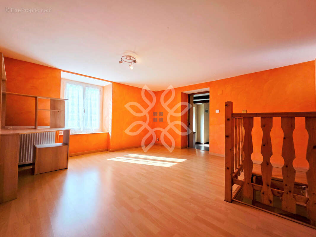 Maison à LA CHOMETTE