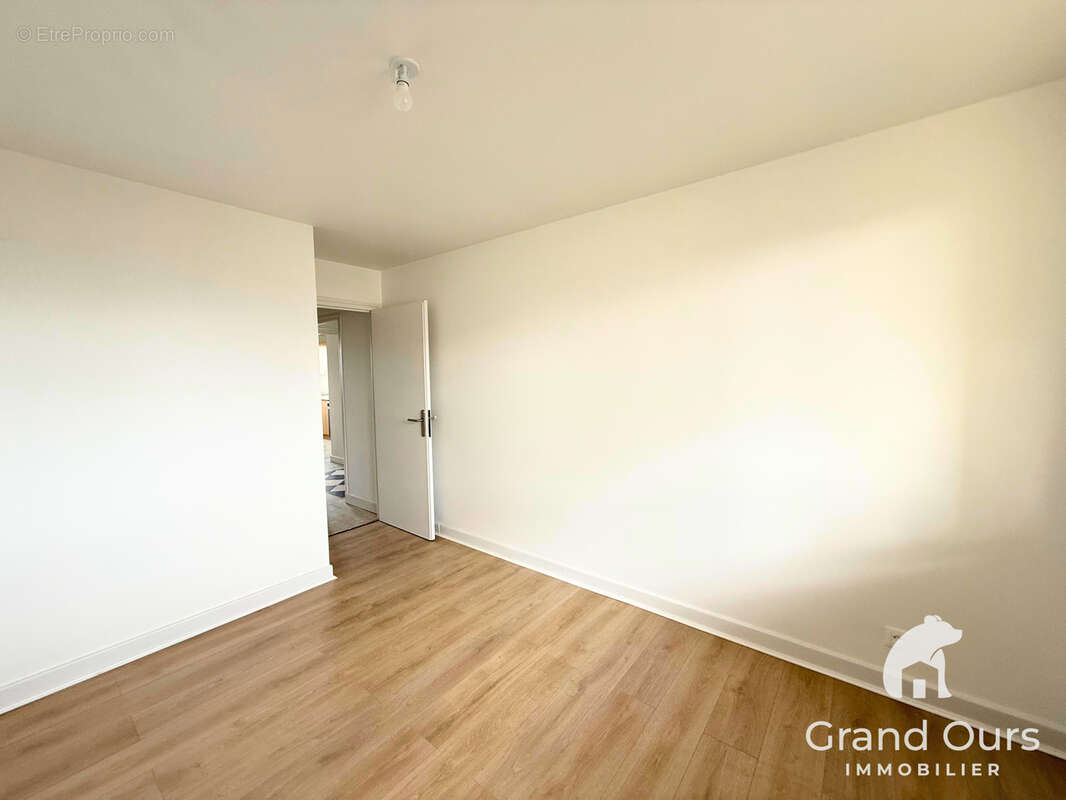 Appartement à YZEURE