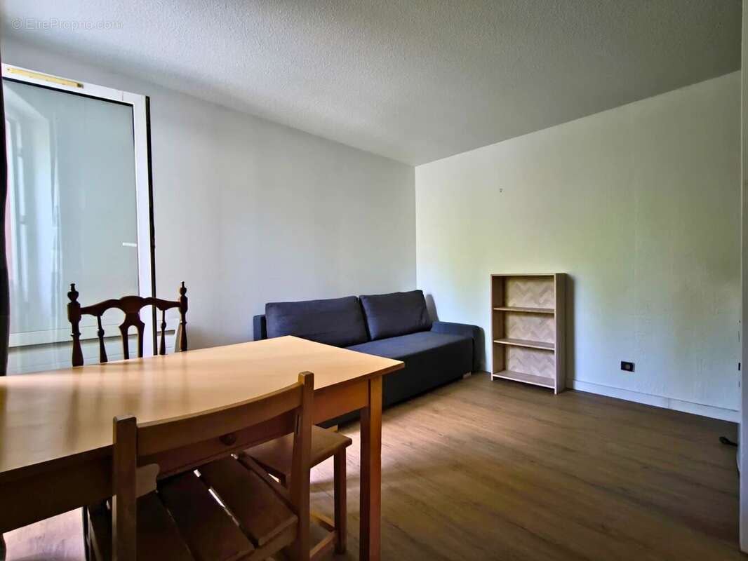 Appartement rénové - Secteur 1800 - photo 3