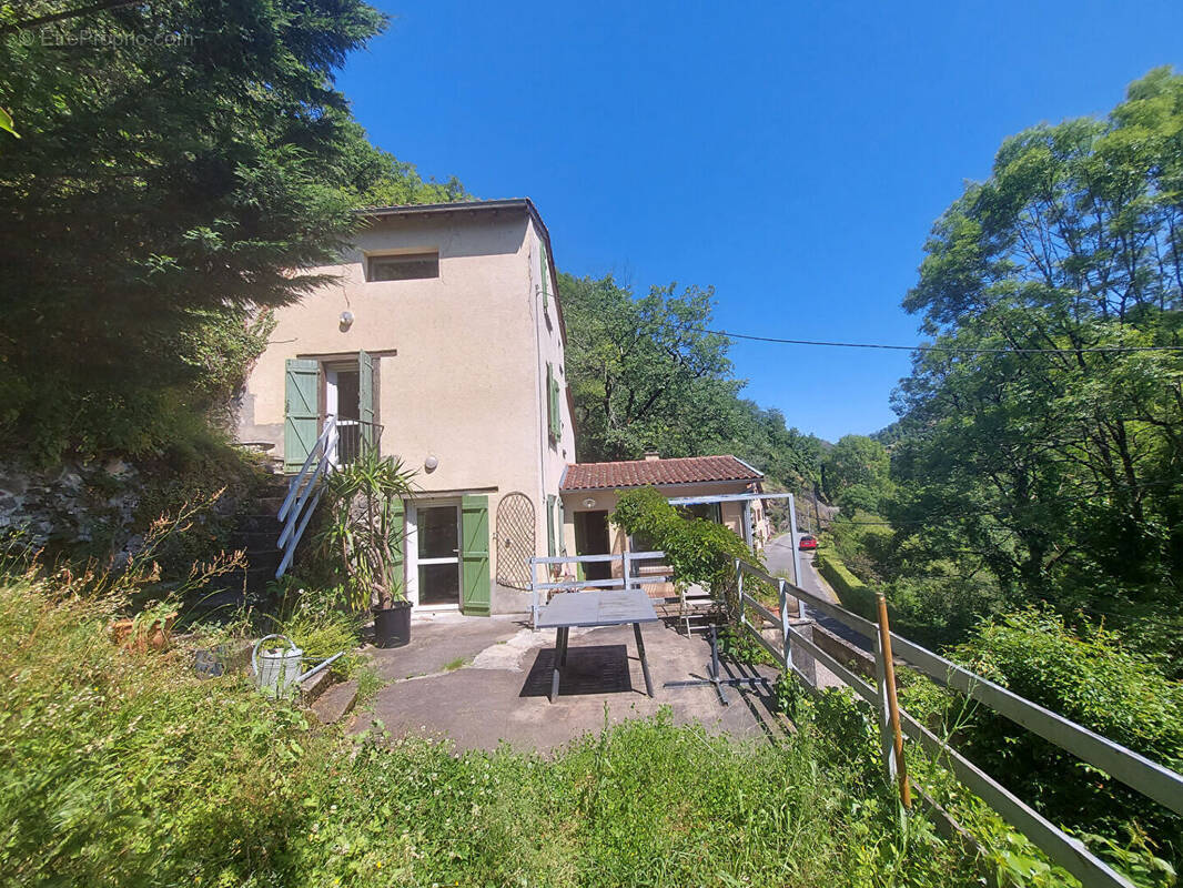 Photo Maison à Villefranche-De-Rouergue au prix de 139 900€