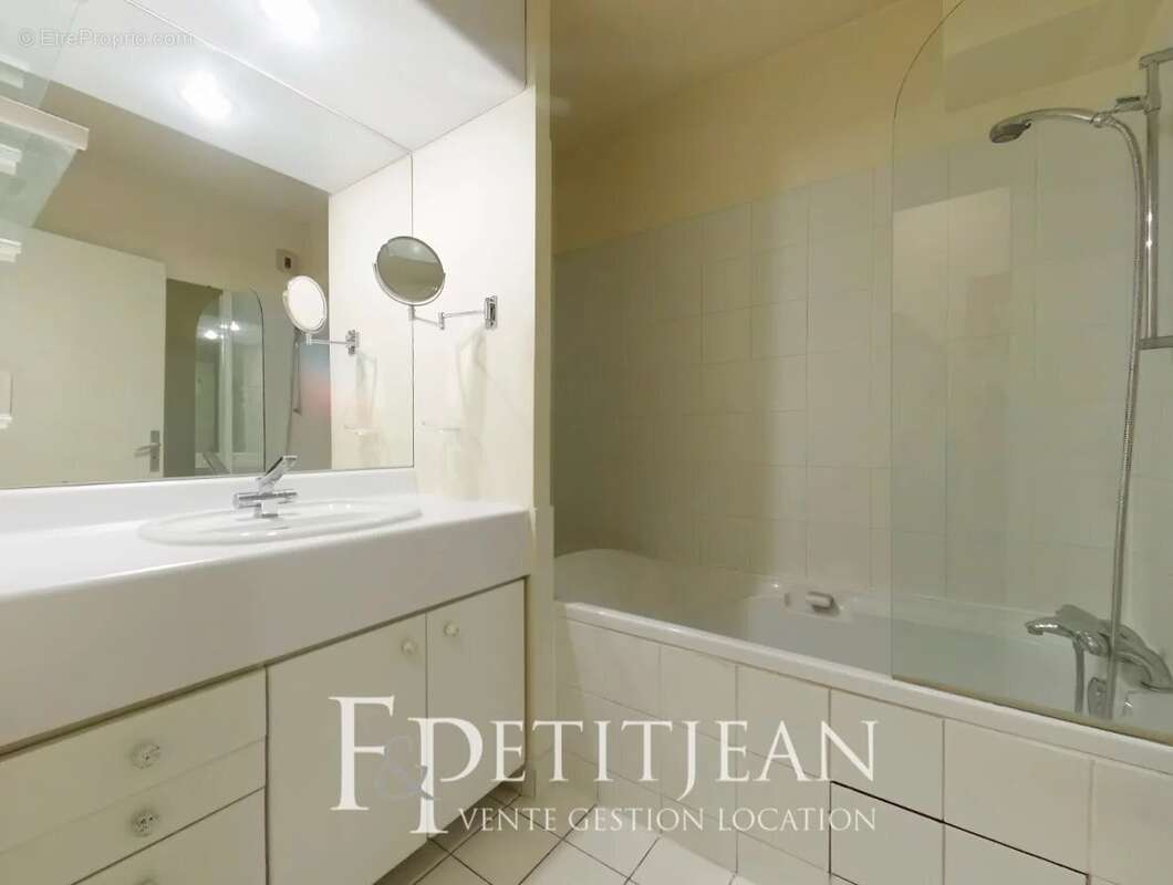 Appartement à SURESNES